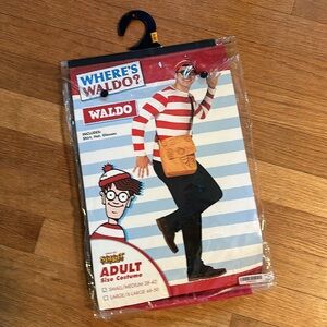 Where’s Waldo Costume (Spirit Halloween 🎃)